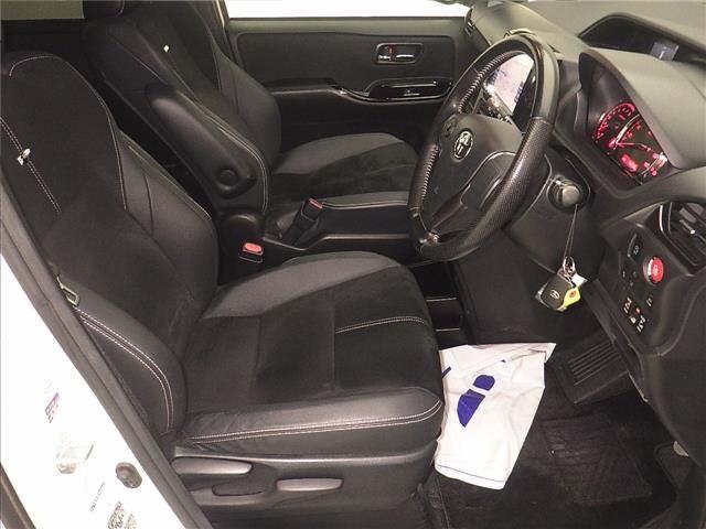 Toyota NOAH 2017 7688913-5