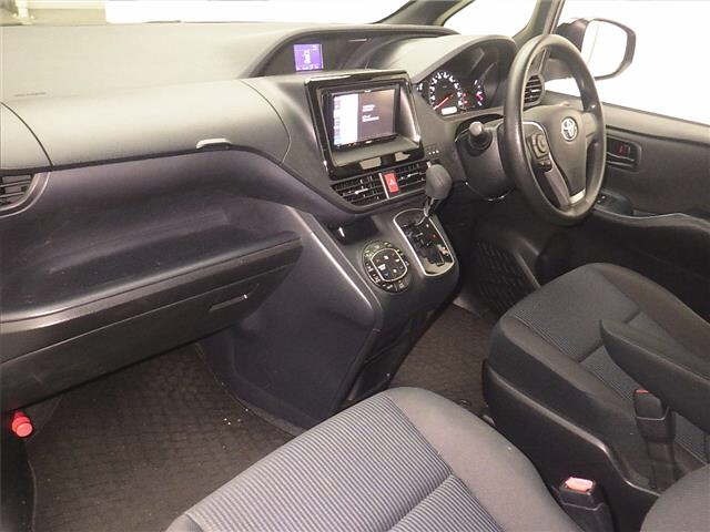 Toyota NOAH 2014 7688914-4
