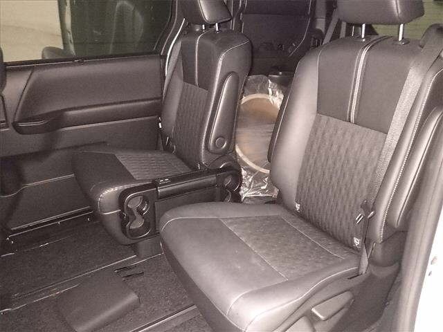 Toyota NOAH 2022 7688916-7