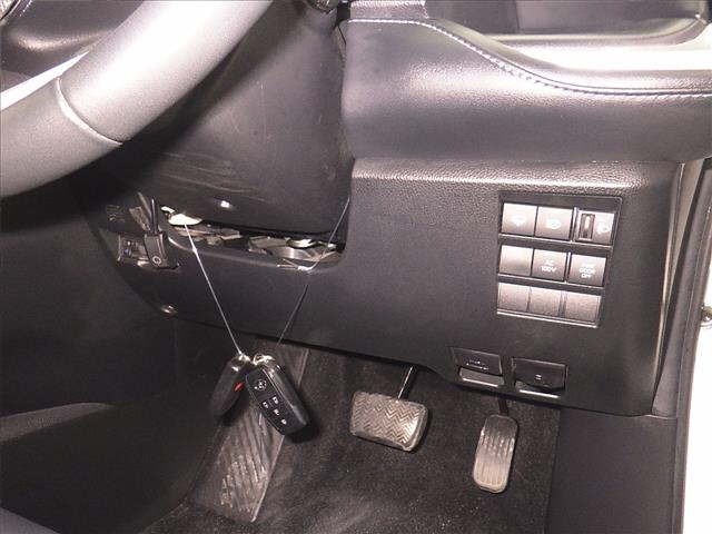 Toyota NOAH 2022 7688916-8
