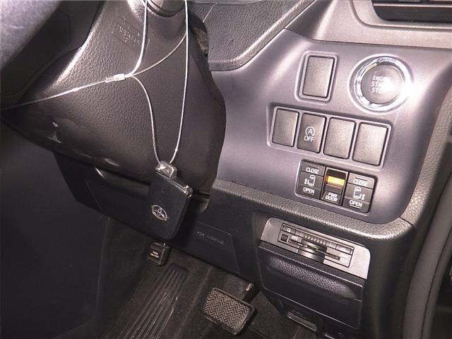 Toyota NOAH 2015 7688918-8