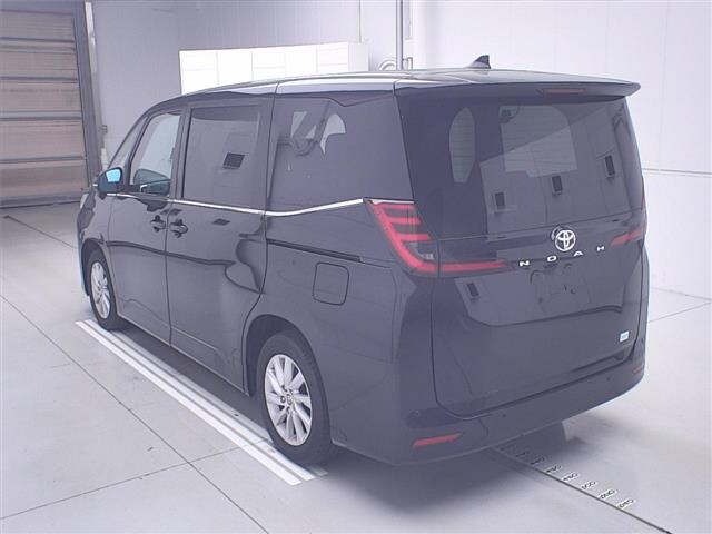 Toyota NOAH 2023 7688919-1