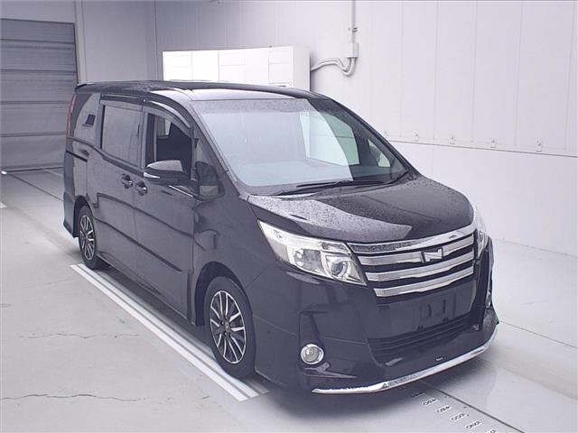 Toyota NOAH 2015 7688921-0