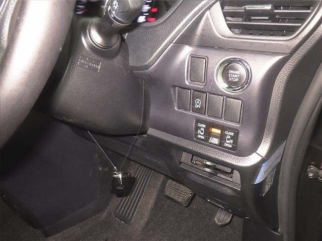 Toyota NOAH 2015 7688921-8