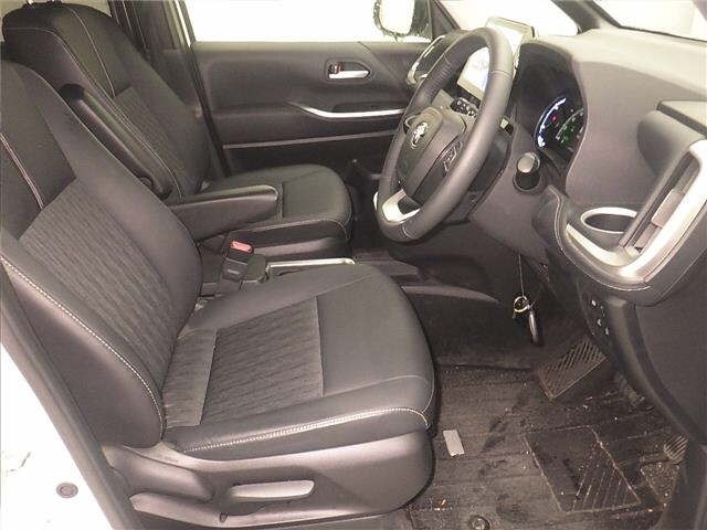Toyota NOAH 2022 7688922-5
