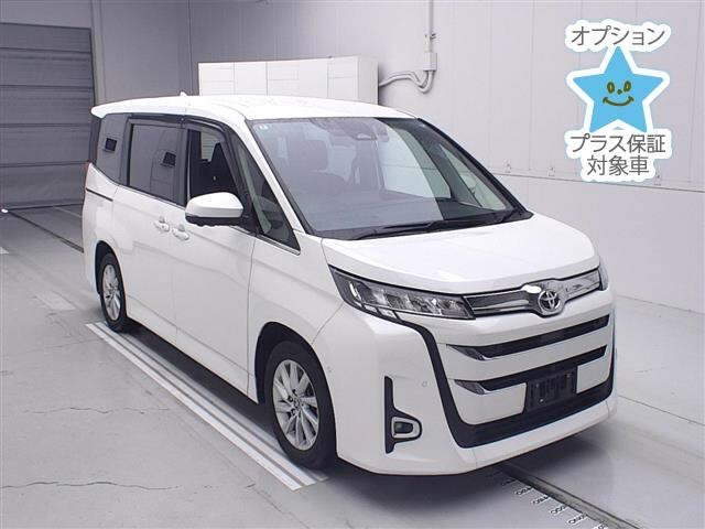 Toyota NOAH 2022 7688923-0