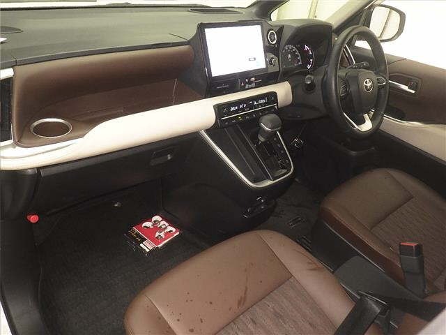 Toyota NOAH 2022 7688923-4