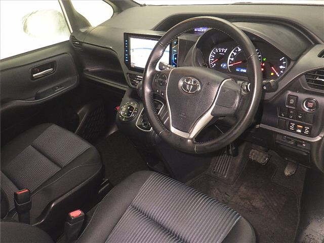 Toyota NOAH 2017 7688925-3