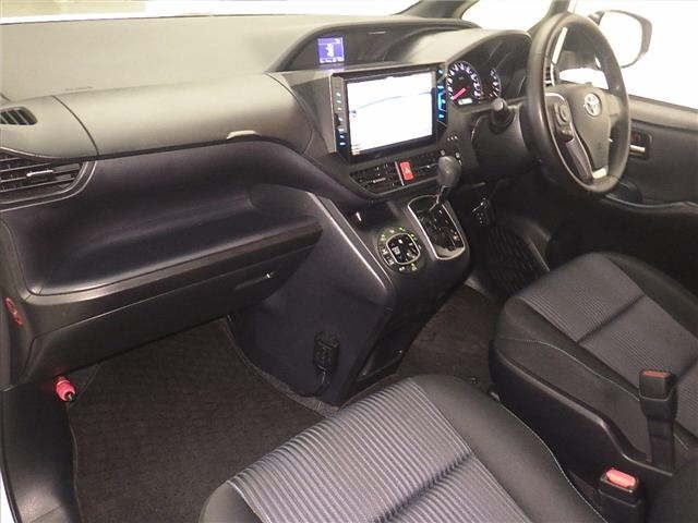 Toyota NOAH 2017 7688925-4