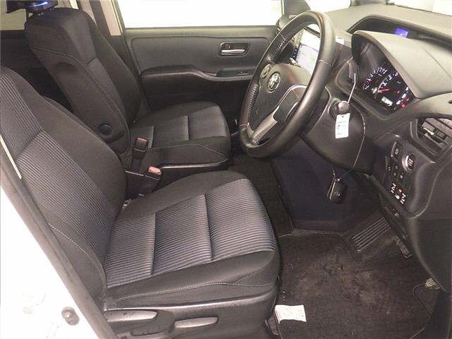 Toyota NOAH 2017 7688925-5