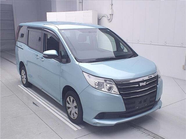 Toyota NOAH 2017 7688926-0