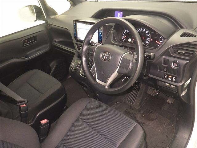 Toyota NOAH 2015 7688927-3