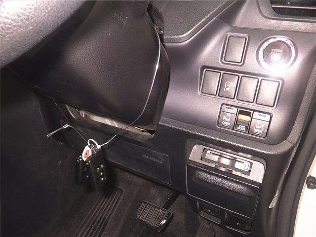 Toyota NOAH 2015 7688927-9