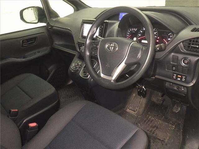 Toyota NOAH 2015 7688928-3