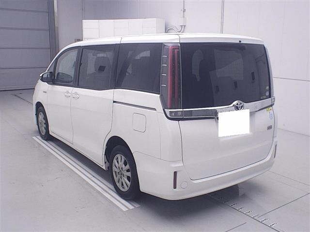 Toyota NOAH 2017 7688929-1
