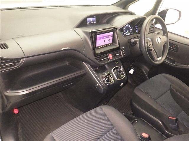 Toyota NOAH 2017 7688929-4
