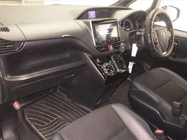 Toyota NOAH 2017 7688930-4