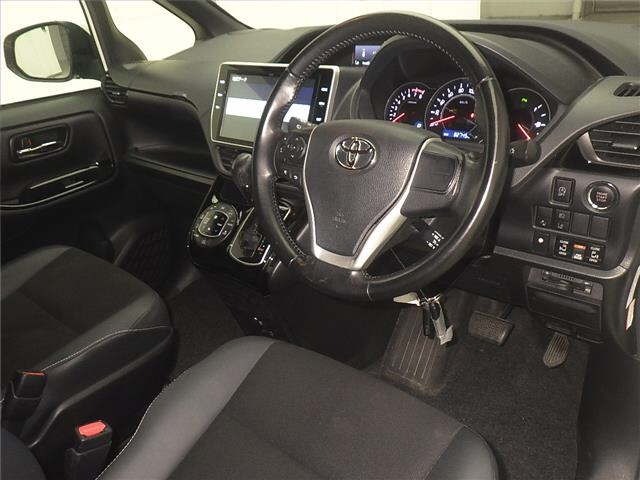 Toyota NOAH 2020 7688933-3