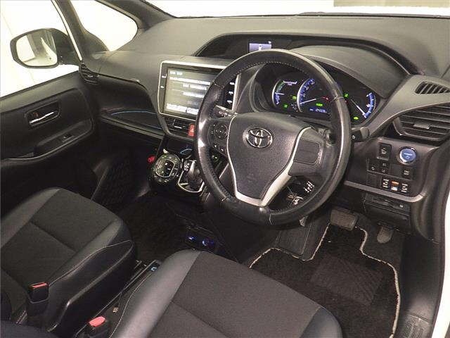 Toyota NOAH 2017 7688934-3
