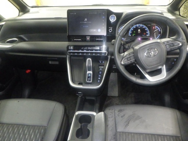 Toyota NOAH 2023 7688940-3