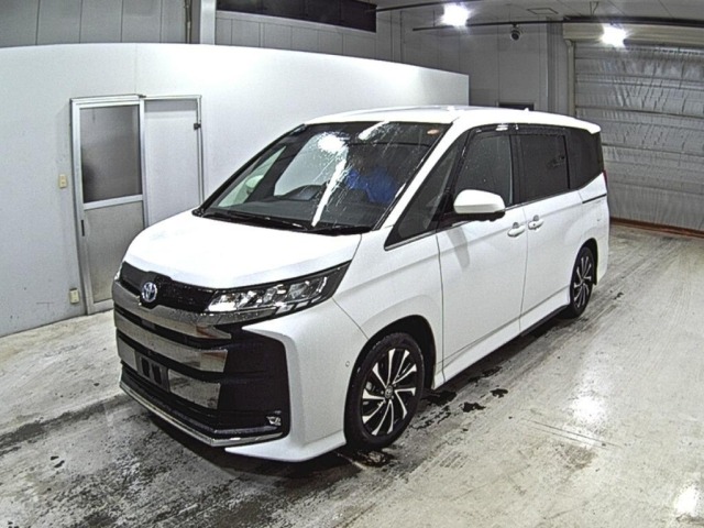 Toyota NOAH 2023 7688940-4