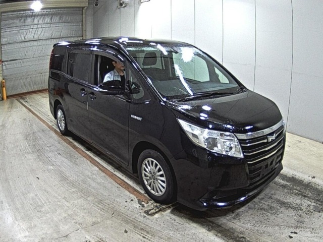 Toyota NOAH 2015 7688943-0