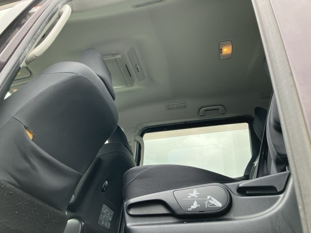 Toyota NOAH 2015 7688945-10