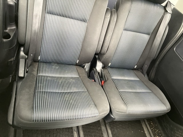 Toyota NOAH 2015 7688945-11