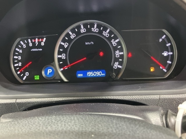 Toyota NOAH 2015 7688945-14