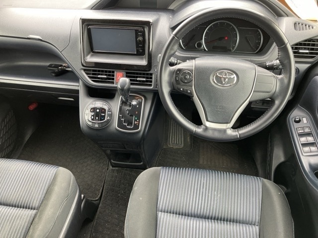 Toyota NOAH 2015 7688945-4