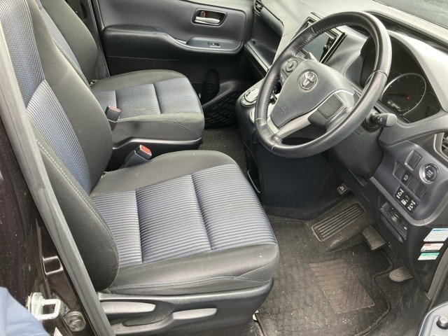 Toyota NOAH 2015 7688945-8