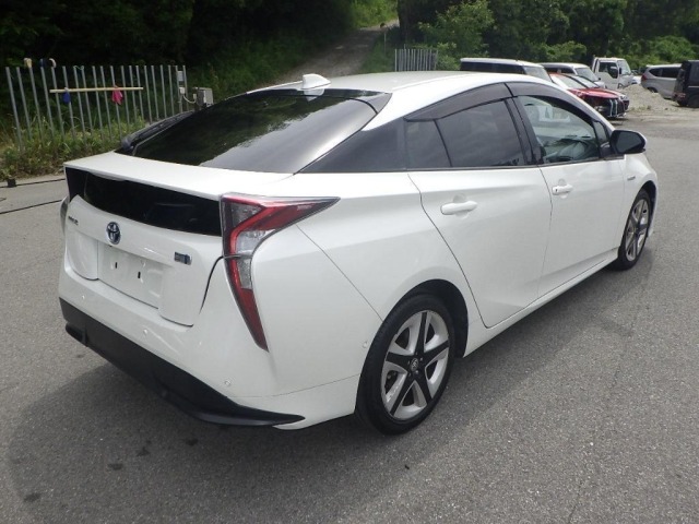 Toyota PRIUS 2016 7687637-1