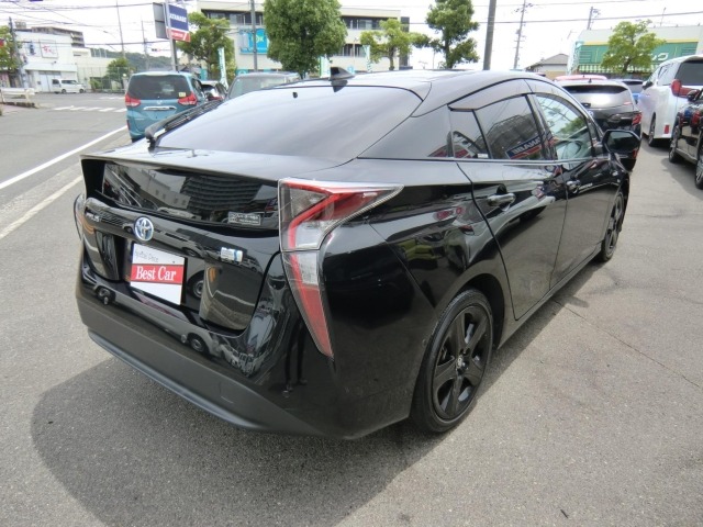 Toyota PRIUS 2017 7687640-1