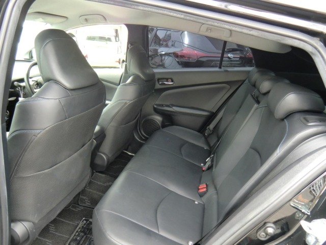 Toyota PRIUS 2017 7687640-15