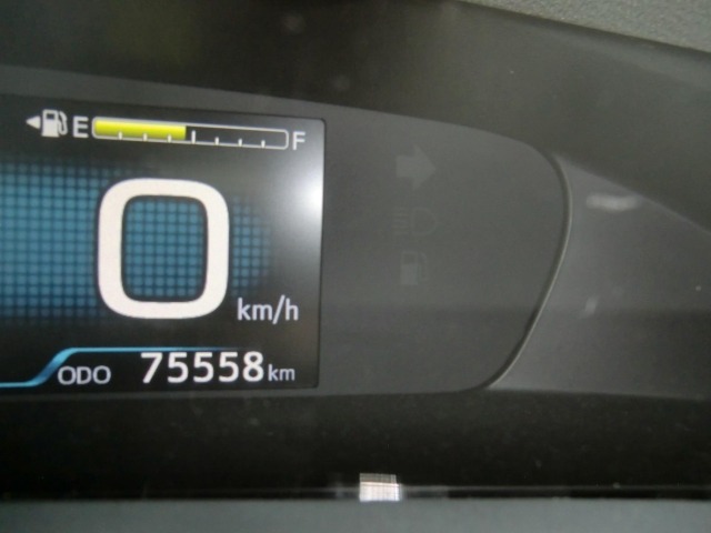 Toyota PRIUS 2017 7687640-9