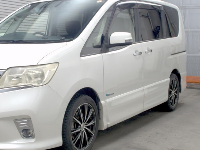 Nissan SERENA 2013 7688464-4
