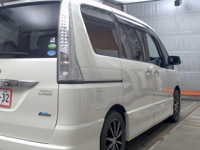 Nissan SERENA 2013 7688464-5
