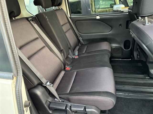 Nissan SERENA 2018 7688488-8