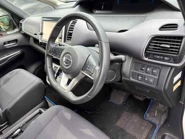Nissan SERENA 2018 7688489-3