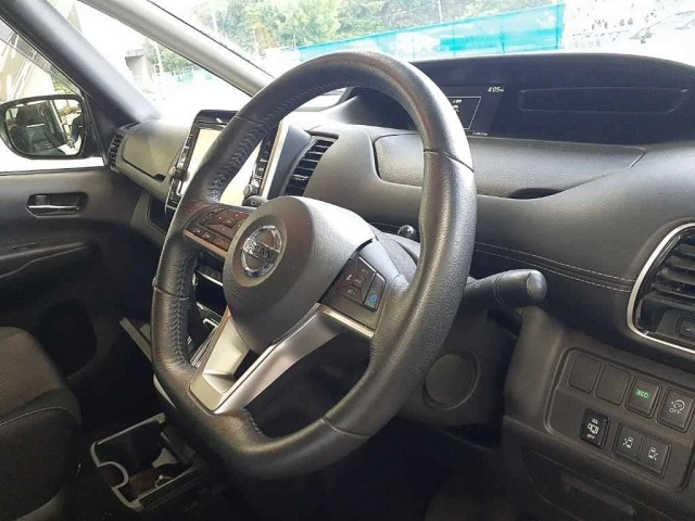 Nissan SERENA 2017 7688495-9