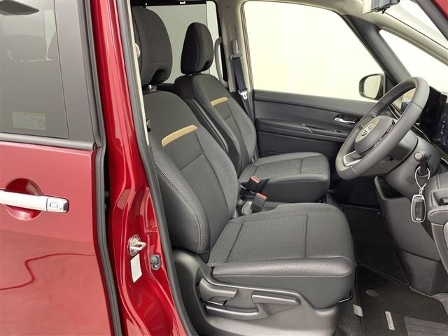 Nissan SERENA 2025 7689061-6