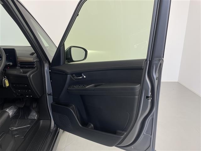 Nissan SERENA 2026 7689065-6