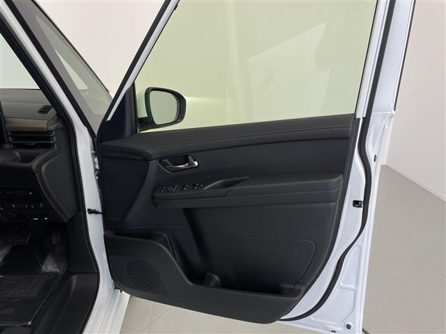 Nissan SERENA 2026 7689066-6