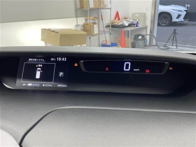 Nissan SERENA 2017 7689074-5