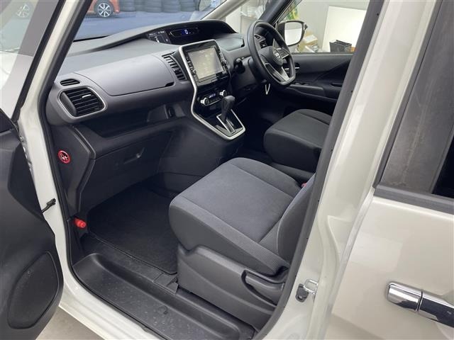 Nissan SERENA 2017 7689074-6
