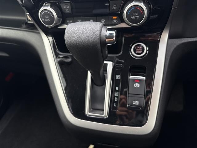 Nissan SERENA 2017 7689076-22