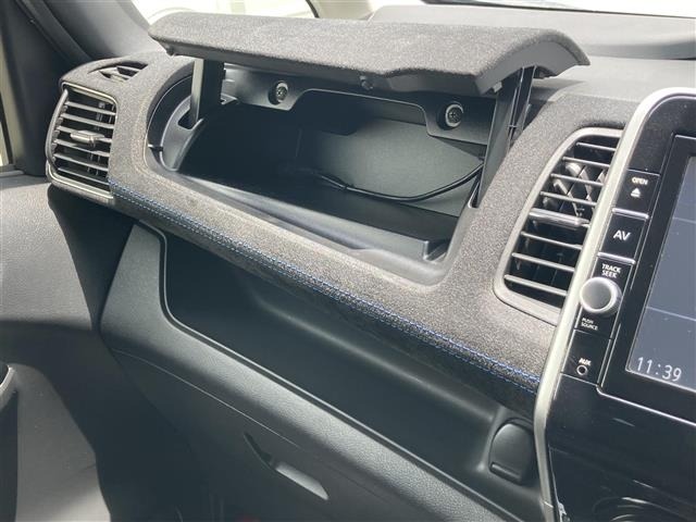 Nissan SERENA 2018 7689079-5