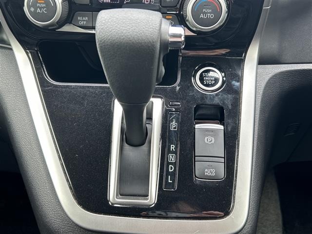 Nissan SERENA 2018 7689082-11