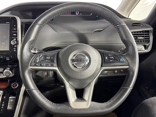 Nissan SERENA 2018 7689084-3