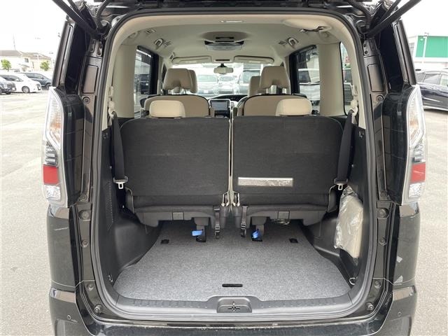 Nissan SERENA 2018 7689102-11